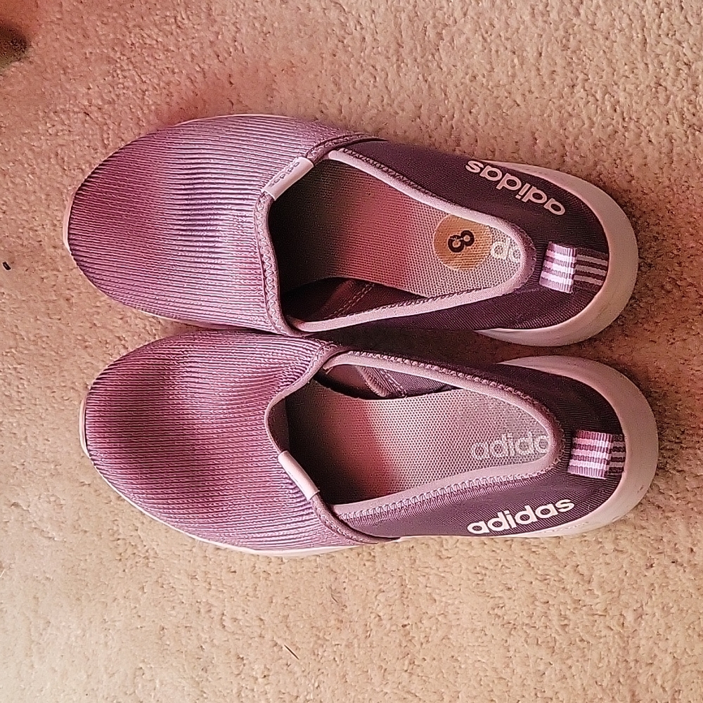 Adidas cloud foam pull on purple tennis shoes